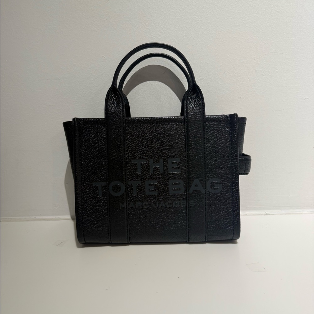 NWT Marc Jacobs The Tote Bag leather small black
